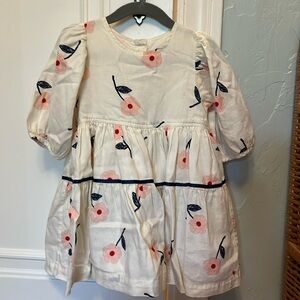 Pink chicken. Size 2Y. Great condition.